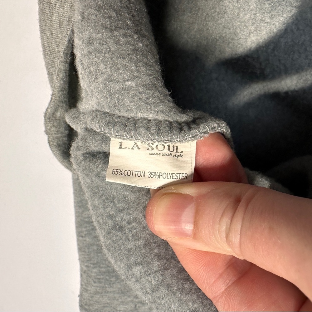 Gray Graphic Sweatshirt with Rabbit Design - Picture 8 of 10